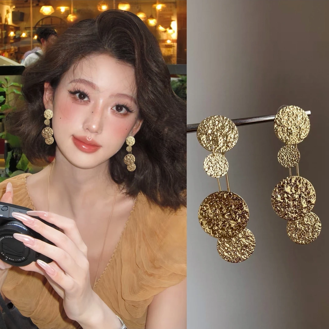 铜合金耳饰 金色圆片流苏耳环女时尚百搭轻奢小众高级感夸张耳饰