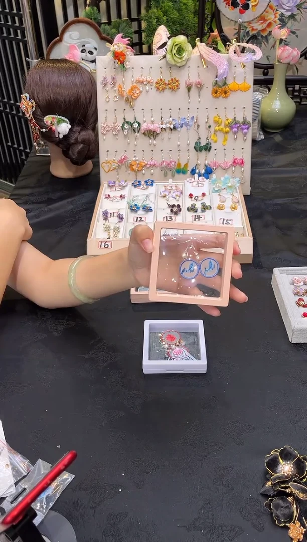 织绣茜非遗苏绣饰品