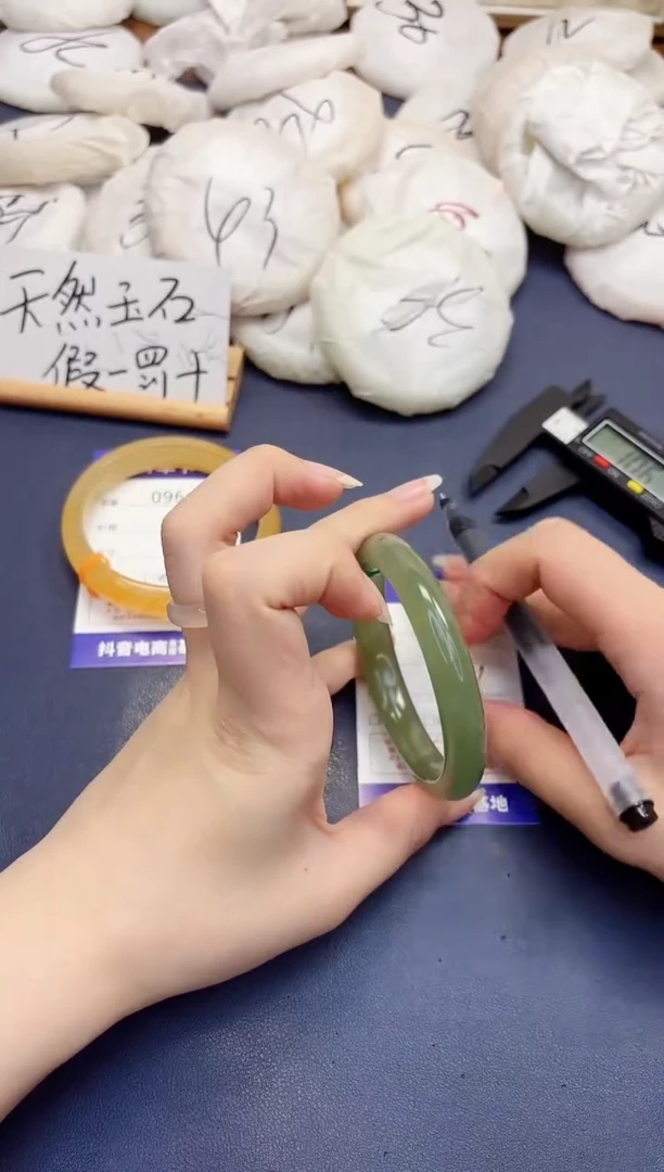 石英质玉手镯未镶嵌97-东陵玉-圈口60