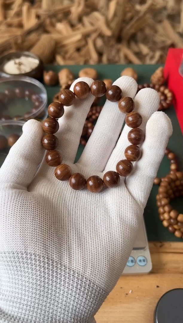 檀香木其他一**费正区老山檀 路虎1.2横纹 黑肉 奶香奶甜 寺庙韵