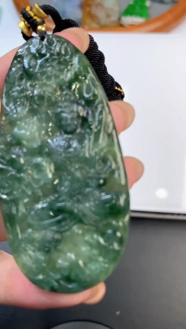 未镶嵌挂件翡翠373180    多人