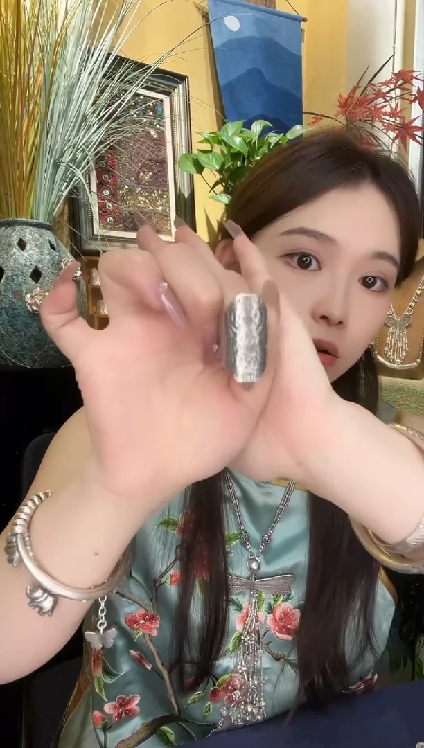 无925银小****?戒指