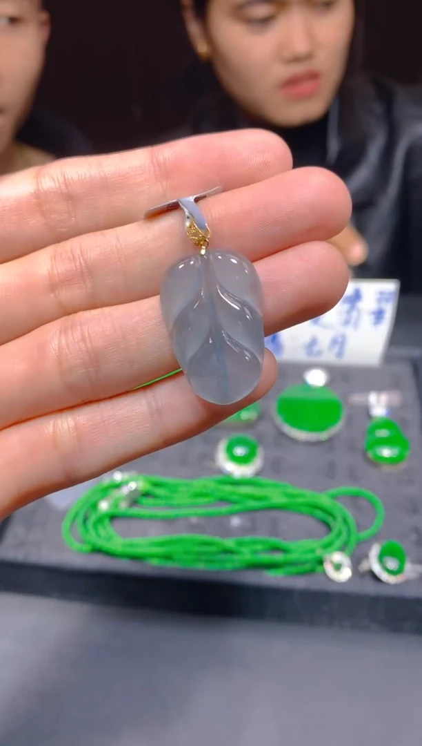 18K金镶嵌定制翡翠243多样性发货（发其一）