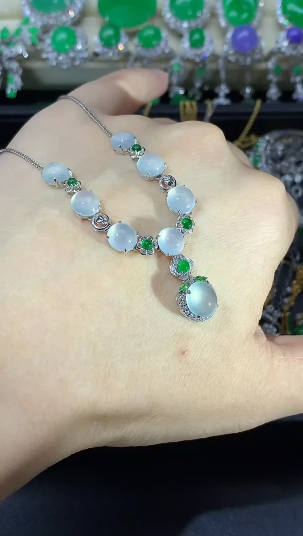 颈饰18K金镶嵌翡翠494-中国好珍宝