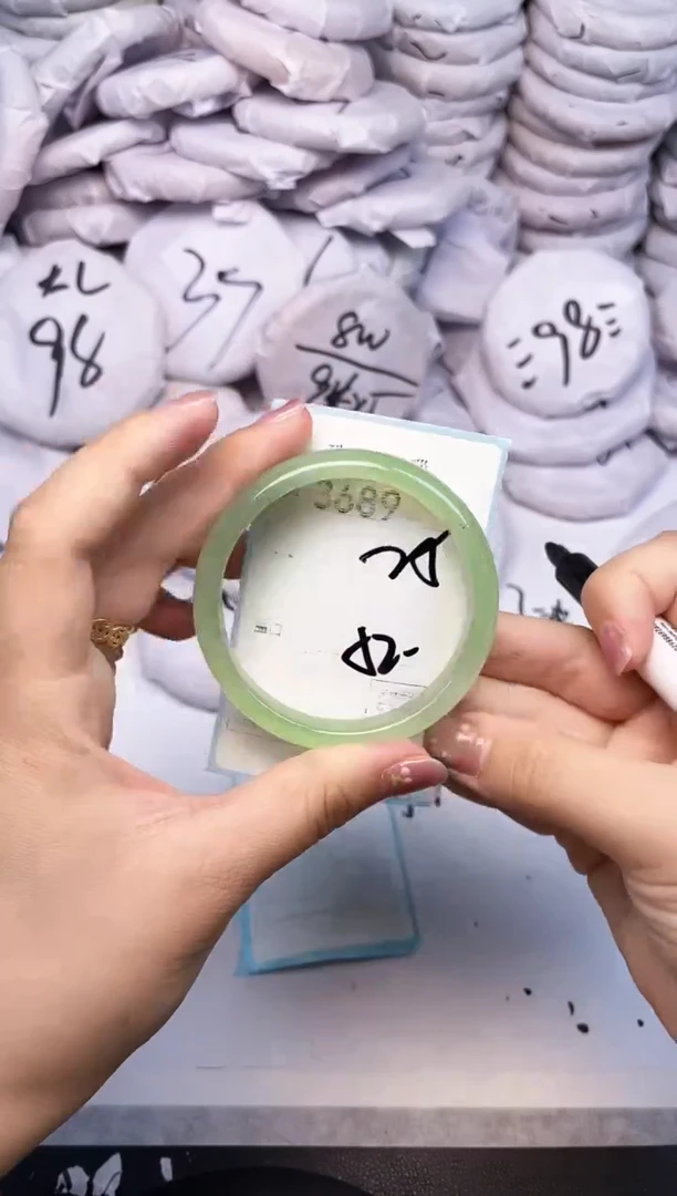 手镯玛瑙/玉髓未镶嵌3689