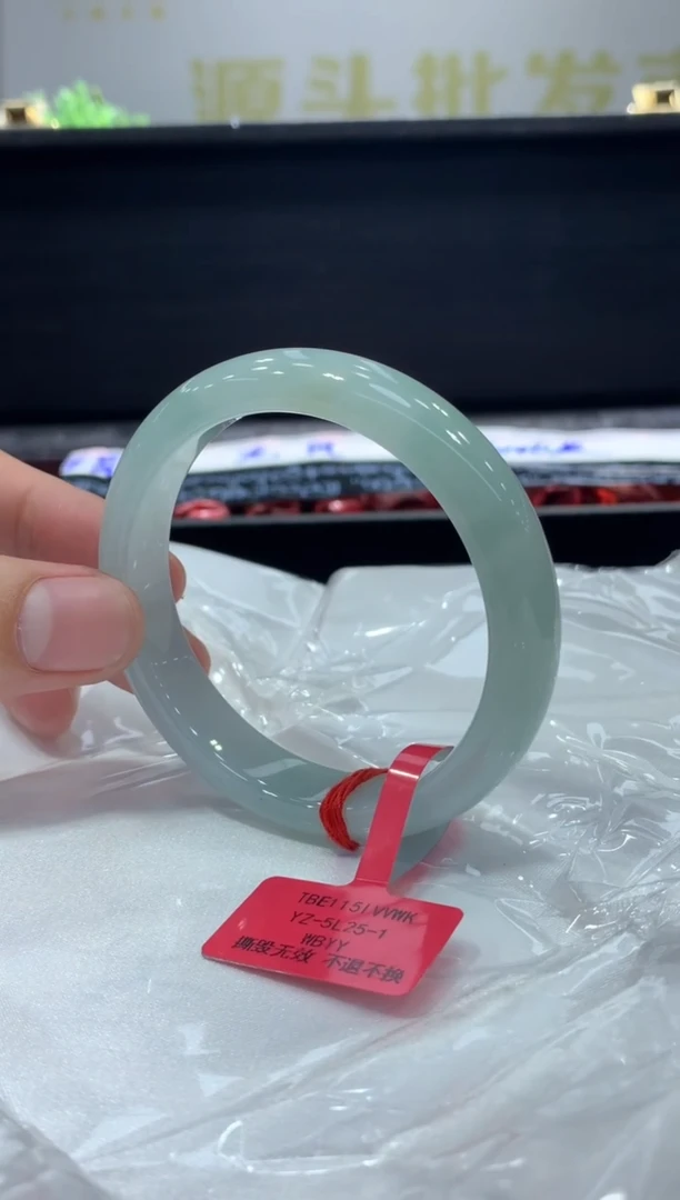 未镶嵌手镯翡翠翡翠手镯