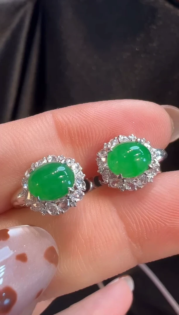 18K金镶嵌翡翠耳饰AL6