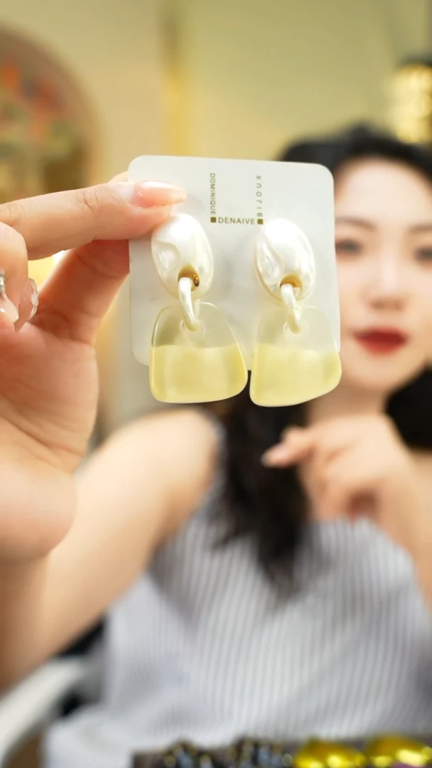 无铜合金白色耳环