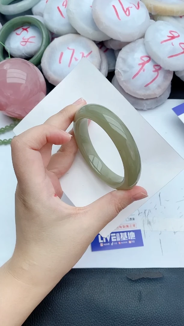 石英质玉手镯未镶嵌252+56/57