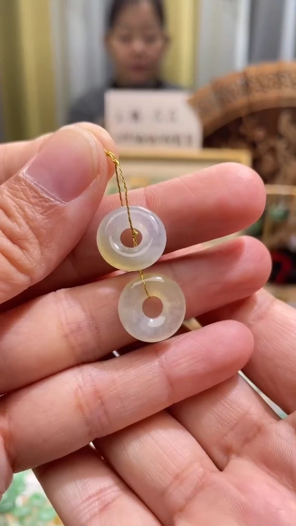 颈饰未镶嵌翡翠甜甜圈一对