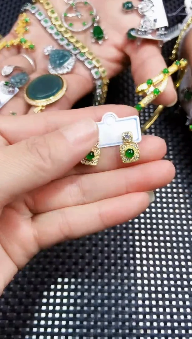 【闪购商品】翡翠耳饰未镶嵌111111111