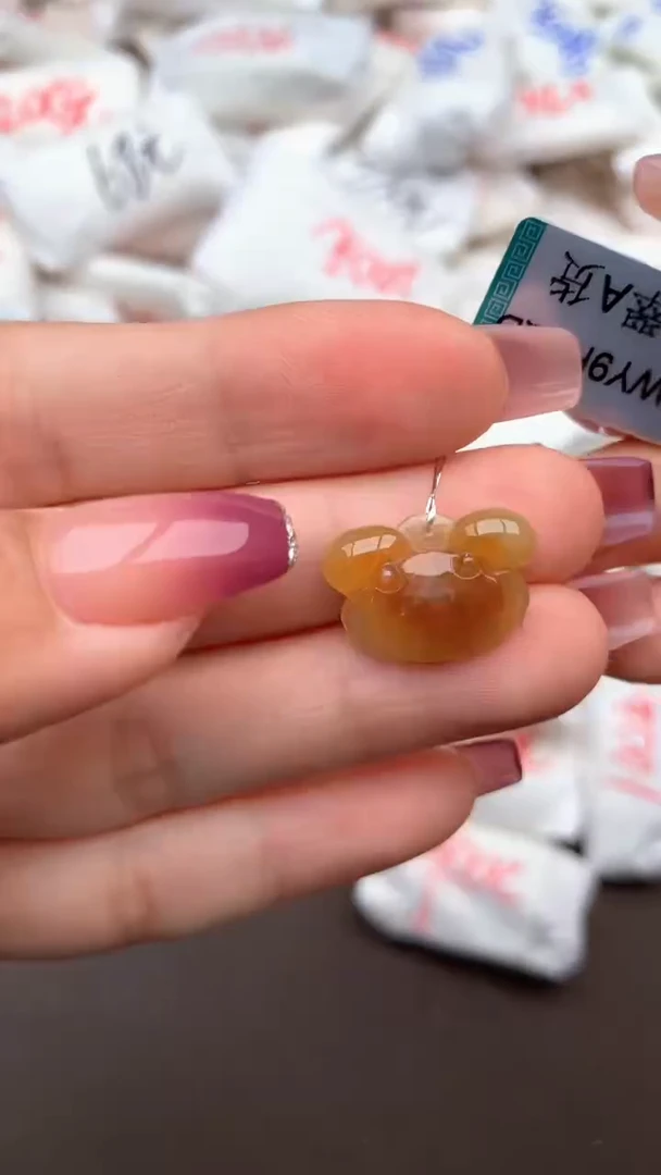 【闪购商品】翡翠挂件未镶嵌— 