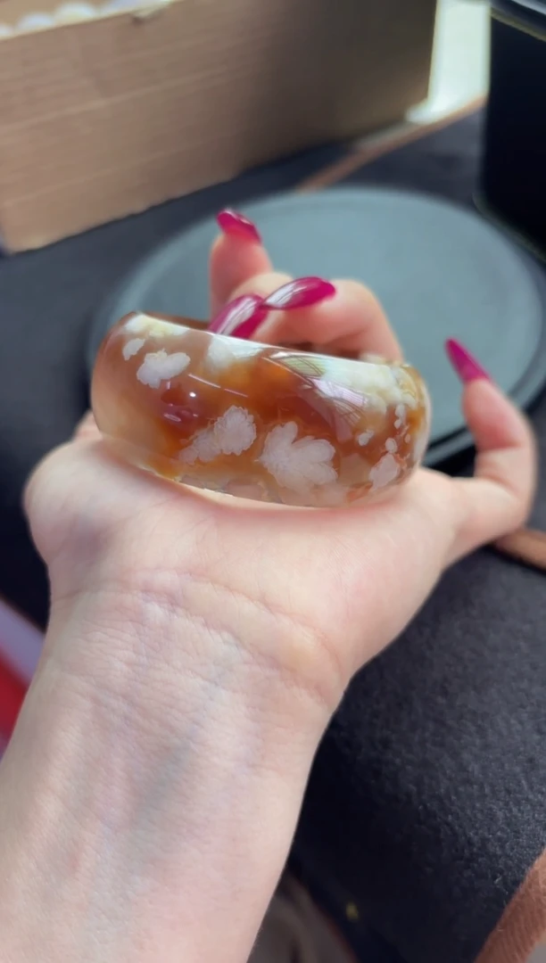 未镶嵌手镯石英质玉L****yA294(53圈赠送镯心)