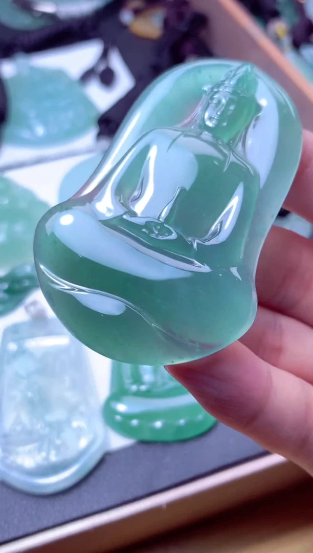 颈饰未镶嵌翡翠天然A货翡翠