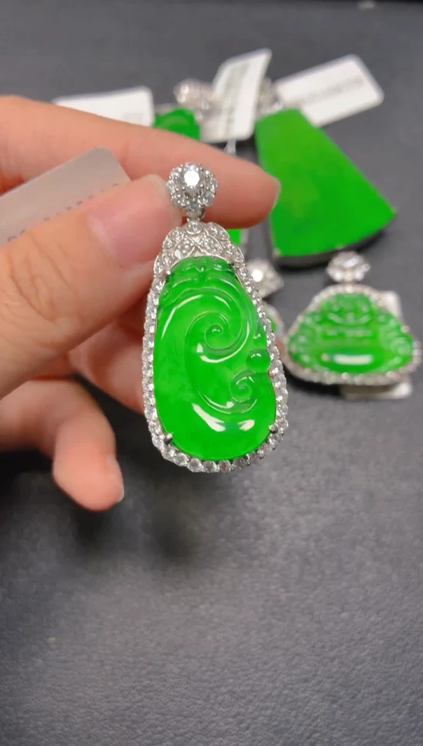 颈饰银S925镶嵌翡翠1