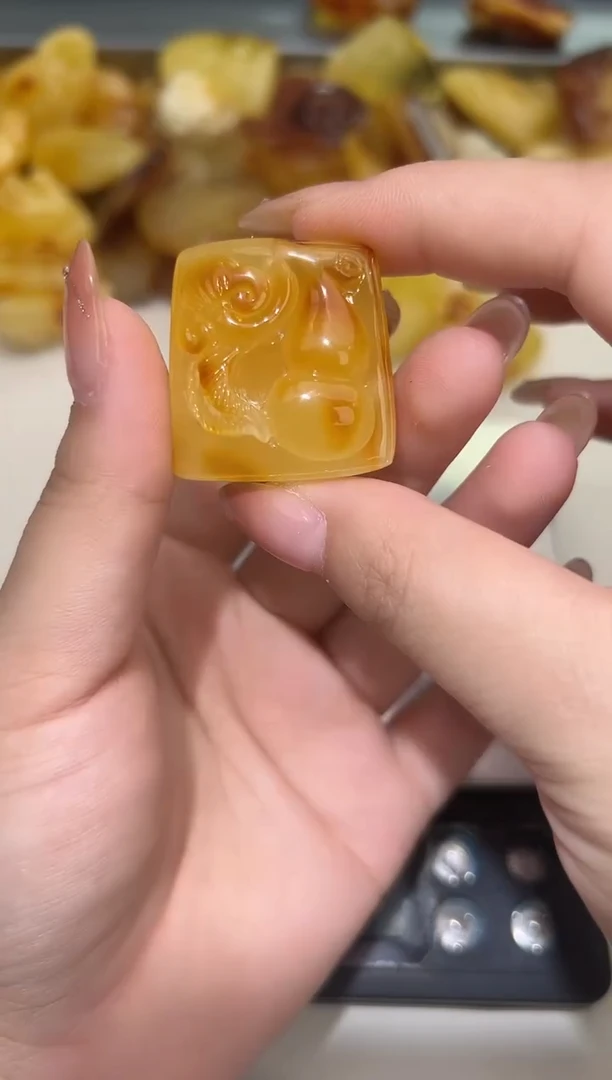 裸石琥珀未镶嵌琥珀蜜蜡吊坠
