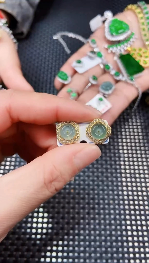 【闪购商品】翡翠耳饰未镶嵌11111111