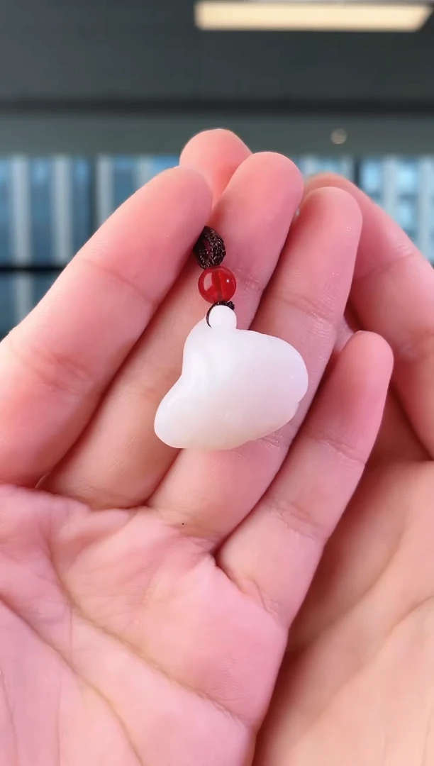 和田玉未镶嵌颈饰莲蓬 p