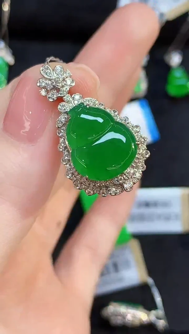 吊坠(不含链)18K金镶嵌翡翠CY