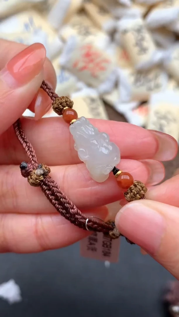 未镶嵌挂件翡翠1