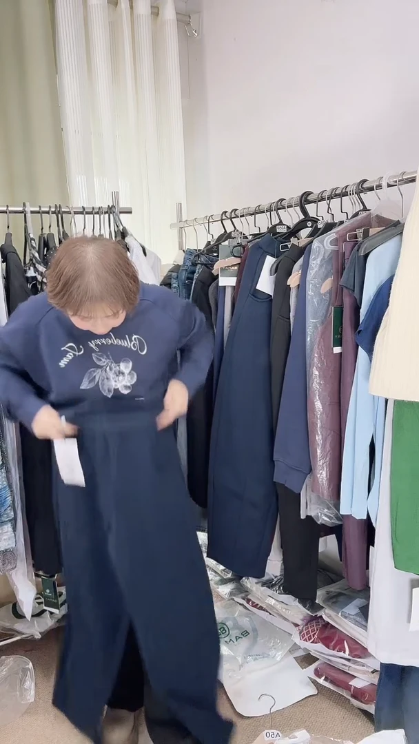 一套卫yi 佳佳专属 上衣s kuzi m码