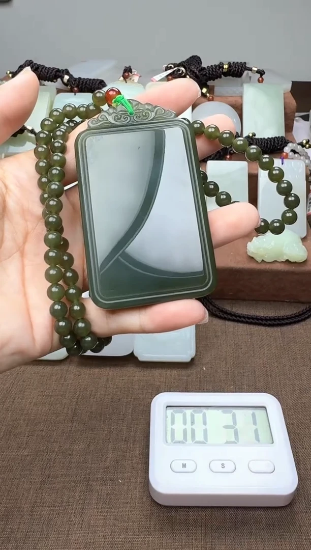 颈饰未镶嵌和田玉1