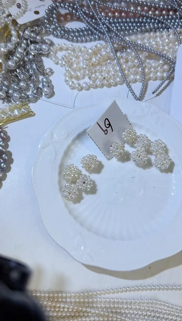 未镶嵌裸珠两个淡水珍珠花球