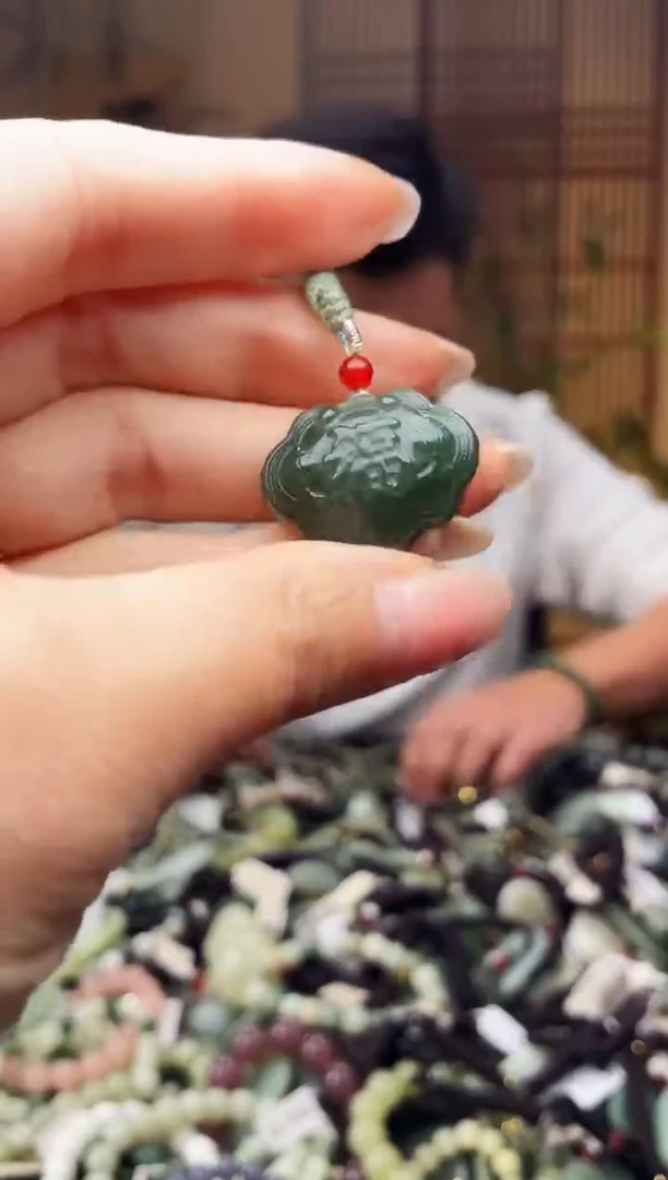 颈饰未镶嵌和田玉多样性发货，拍一发一