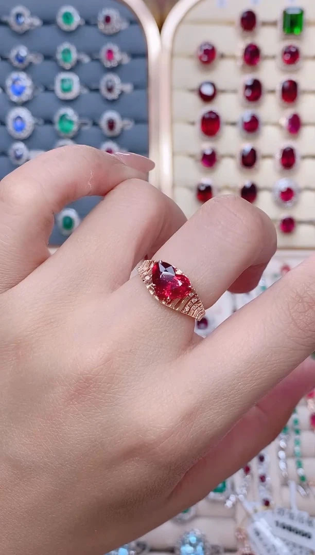 18K金镶嵌碧玺戒指碧玺3.1ct