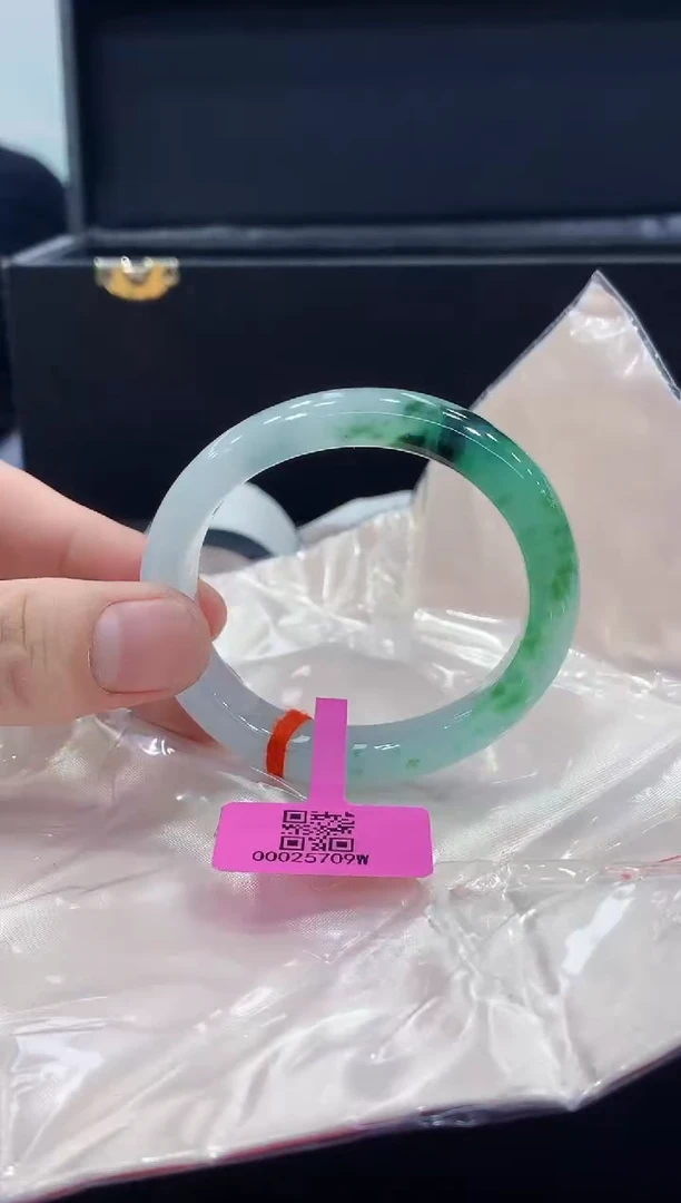 未镶嵌手镯翡翠翡翠手镯