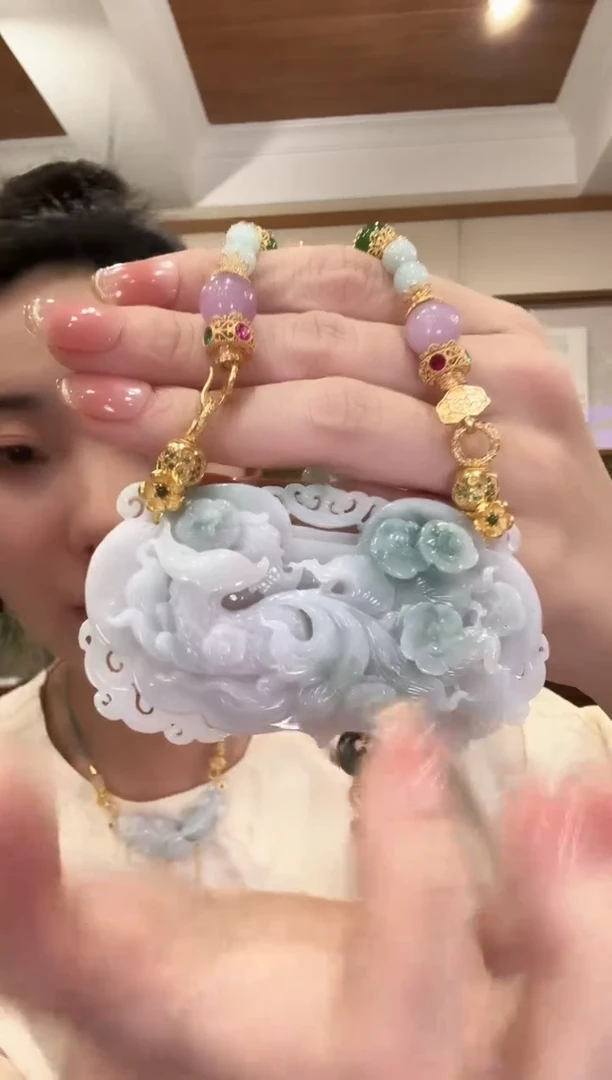 翡翠未镶嵌颈饰国风