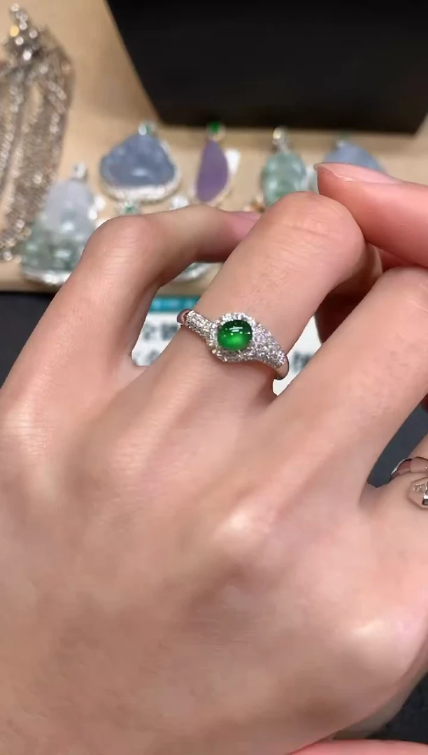 【闪购商品】翡翠戒指18K金镶嵌蛋面【无服务费】