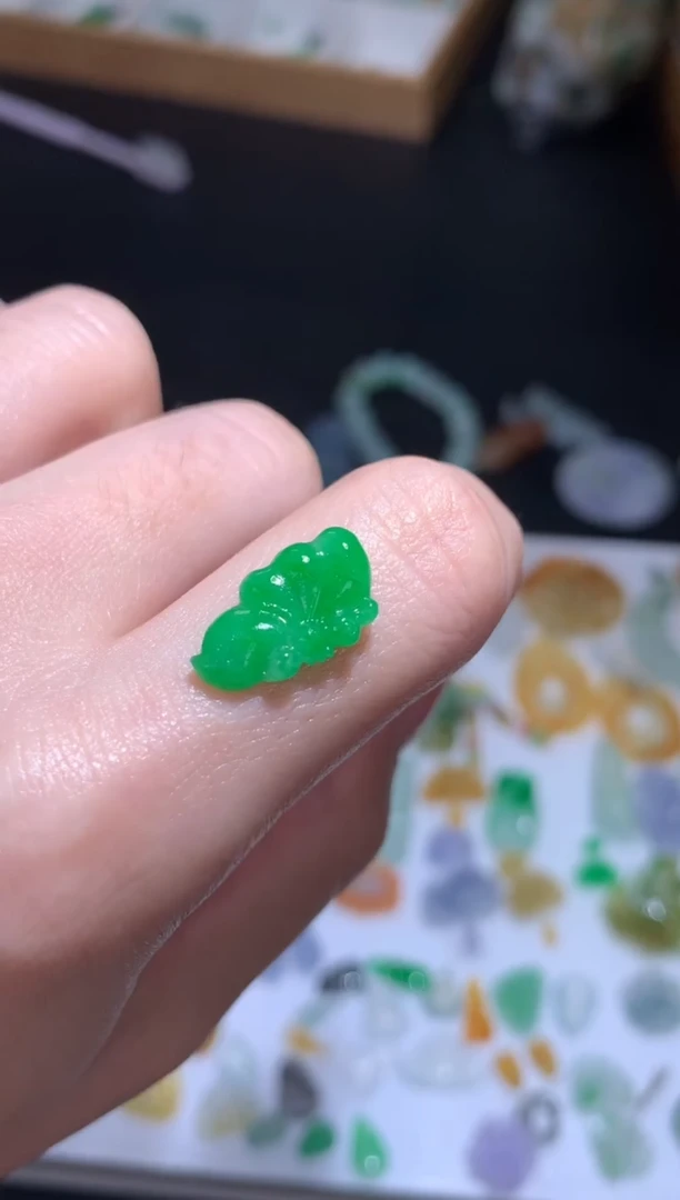 未镶嵌定制翡翠蝴蝶