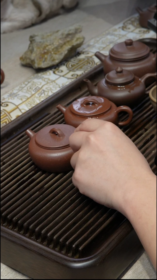 茶壶紫砂老矿紫泥 子冶 加刻绘