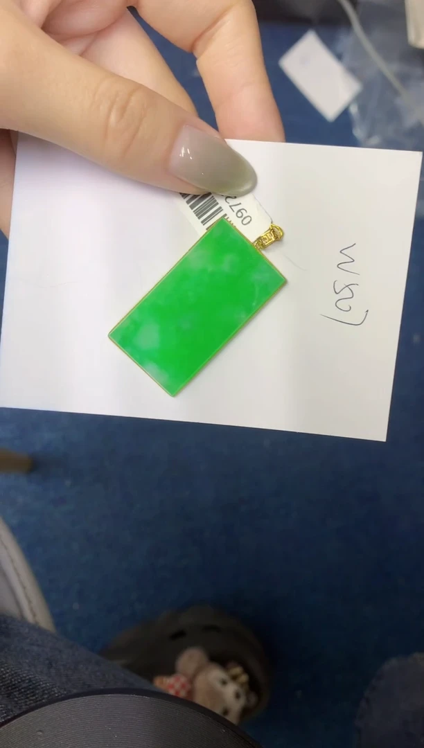 翡翠18K金镶嵌颈饰缅甸天然翡翠A货