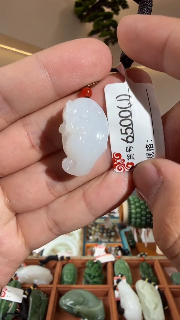 颈饰未镶嵌和田玉J