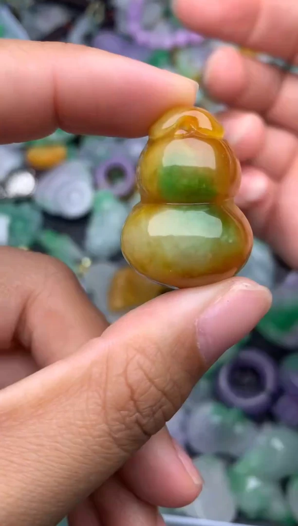 颈饰未镶嵌翡翠缅甸翡翠吊坠