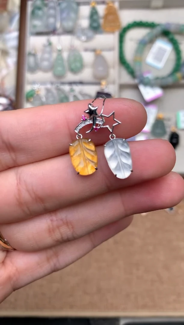 18K金镶嵌挂件翡翠1