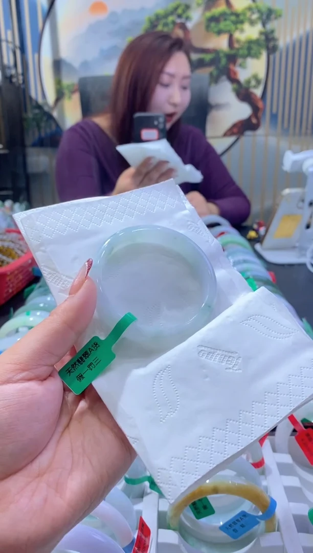 【闪购商品】翡翠手镯未镶嵌00005005