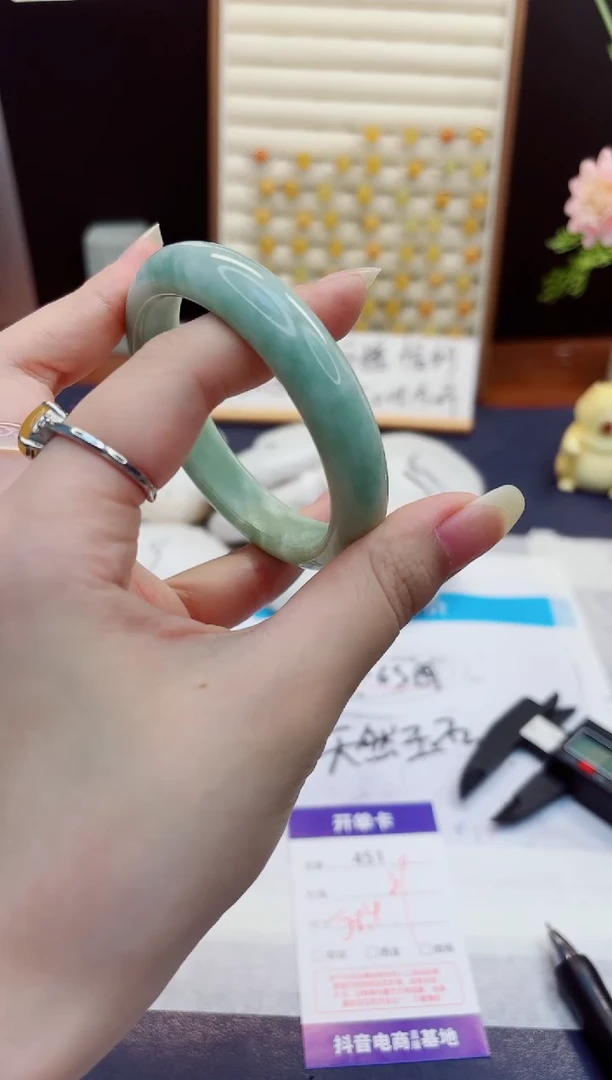 未镶嵌手镯石英质玉451-翠玉-圈口58