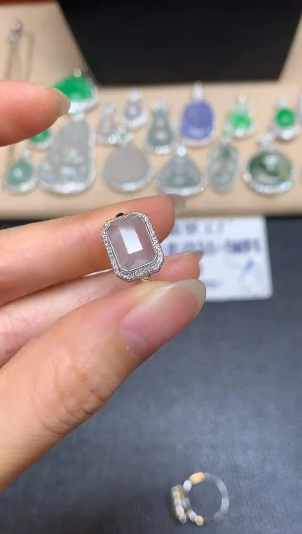 18K金镶嵌戒指翡翠17【无服务费