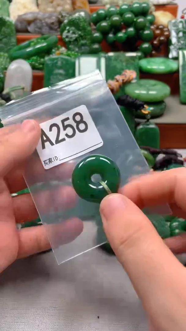 未镶嵌和田玉珠宝半成品1