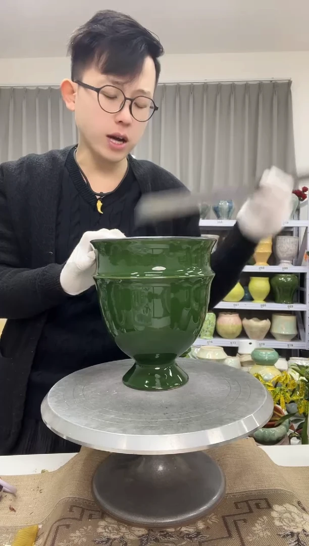 1.5花盆尺寸高：  20  口： 15