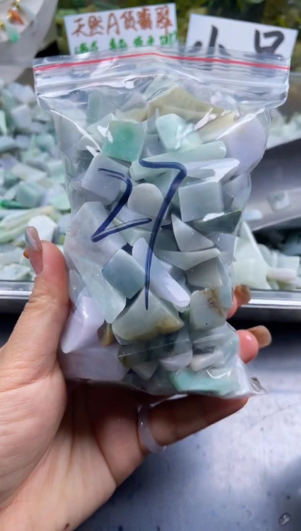 配石翡翠天然翡翠小号500克27