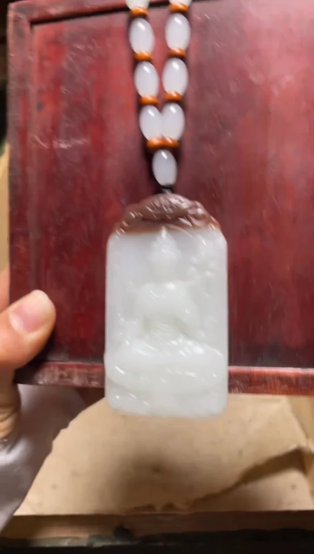 【闪购商品】俏色观音带链子1件