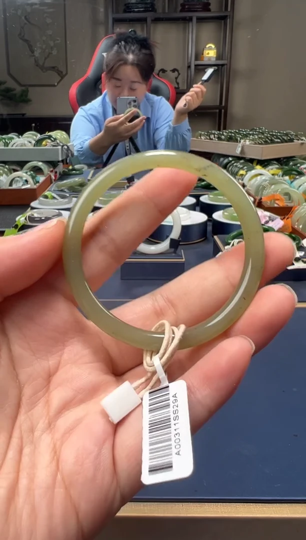 和田玉手镯未镶嵌1【柚子来啦】和田玉拍一发一51