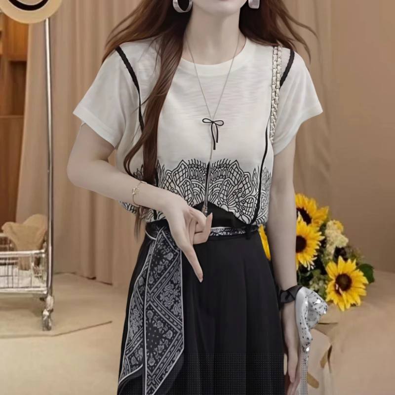 韩版时尚独特别致蕾丝提花假两件T恤上衣夏季新款休闲百搭针织衫