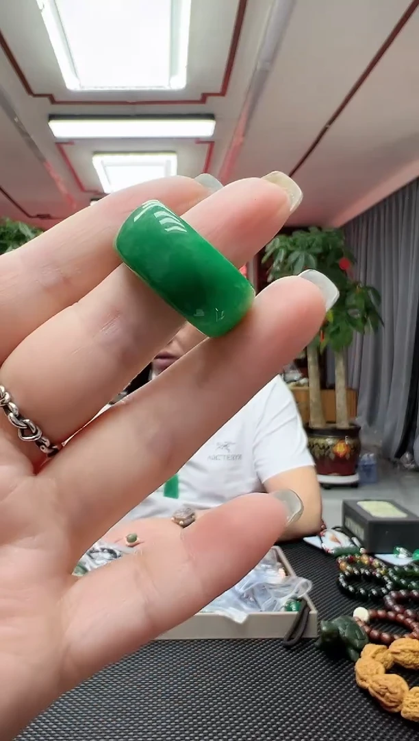 【闪购商品】翡翠戒圈未镶嵌多样性发货其中发一