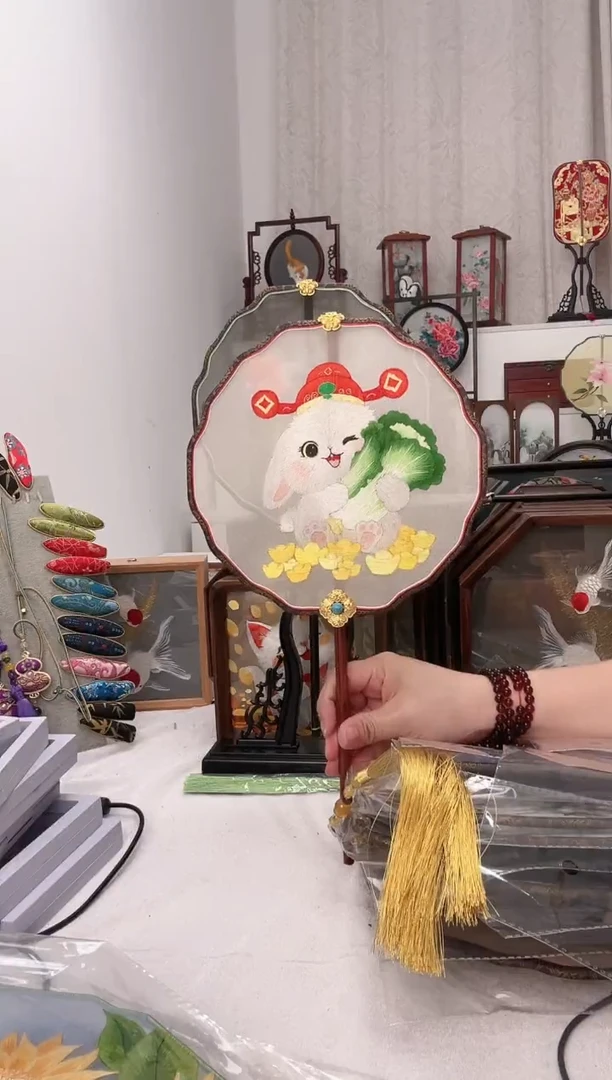 扇子苏绣作品手工团扇
