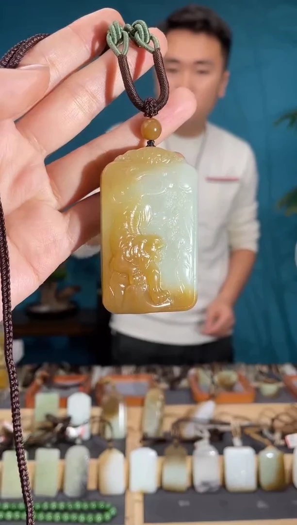 颈饰未镶嵌和田玉1